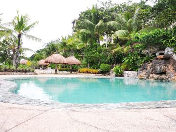 Resale Three Bedrooms Beach Villa in Coral Point