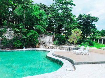 Resale Three Bedrooms Beach Villa in Coral Point