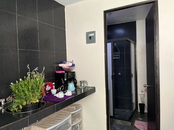 BOSQUE DE LA HERRADURA - CASA CON 6 DEPTOS - COMO TERRENO