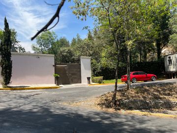 BOSQUE DE LA HERRADURA - CASA CON 6 DEPTOS - COMO TERRENO