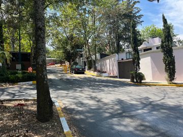 BOSQUE DE LA HERRADURA - CASA CON 6 DEPTOS - COMO TERRENO