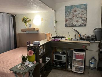 BOSQUE DE LA HERRADURA - CASA CON 6 DEPTOS - COMO TERRENO