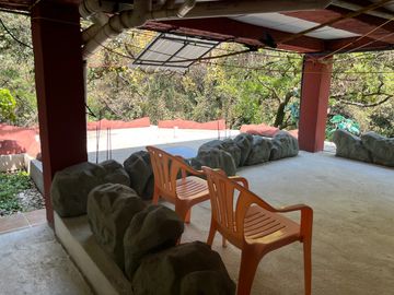 BOSQUE DE LA HERRADURA - CASA CON 6 DEPTOS - COMO TERRENO