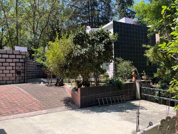 BOSQUE DE LA HERRADURA - CASA CON 6 DEPTOS - COMO TERRENO