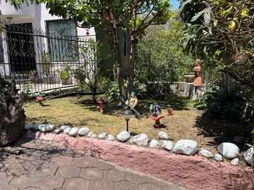 BOSQUE DE LA HERRADURA - CASA CON 6 DEPTOS - COMO TERRENO