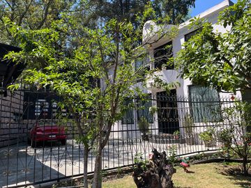 BOSQUE DE LA HERRADURA - CASA CON 6 DEPTOS - COMO TERRENO