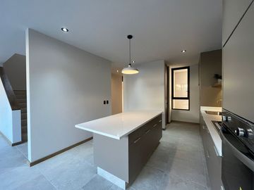 VENTA CASA CON RECAMARA EN PLANTA BAJA EN ALTOZANO QUERÉTARO