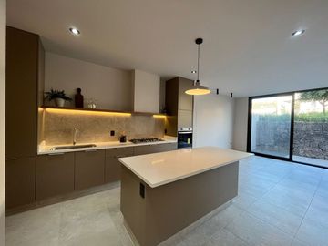 VENTA CASA CON RECAMARA EN PLANTA BAJA EN ALTOZANO QUERÉTARO