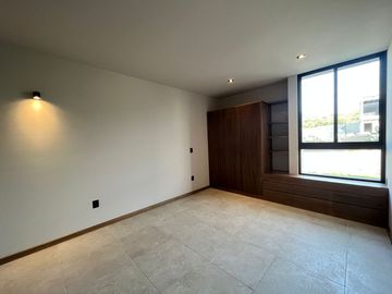 VENTA CASA CON RECAMARA EN PLANTA BAJA EN ALTOZANO QUERÉTARO
