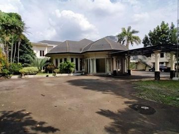 RUMAH LUAS dgn TAMAN at Jl TEUKU UMAR / MENTENG, JAKPUS