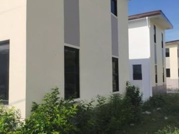FOR SALE NEAR RFO 2-BEDROM 2-STOREY TOWNHOUSE IN TANZA-CAVITE ONLY 5K RESERVATION FEE 2K DOWNPAYMENT 13K MONTHLY AMORTIZATION VIA PAGIBIG FUND