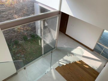 CASA DE TRES PLANTAS EN VENTA EN LADERAS ABEDUL (EL URO)