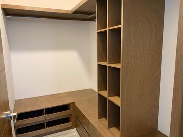 CASA DE TRES PLANTAS EN VENTA EN LADERAS ABEDUL (EL URO)