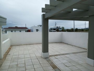 House for Sale at South Forbes Silang Cavite