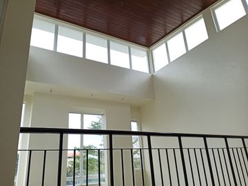 House for Sale at South Forbes Silang Cavite
