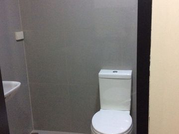1 bedroom RFO 26sqm Like Rent-to-own Terms near Ayala Ave, Makati Med, Subway - Air Residences Early Move-in