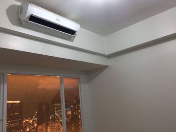 1 bedroom RFO 26sqm Like Rent-to-own Terms near Ayala Ave, Makati Med, Subway - Air Residences Early Move-in