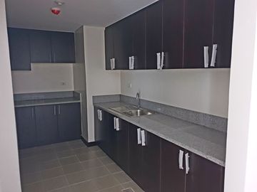 RFO 2br 25k/mo. Rent to own in Makati 10% DP Fast Move in Most Affordable Condo FOR SALE