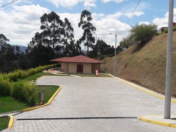 Terreno de VENTA de 719,94m2 a 10 minutos del Red. Colibri, Sangolqui, Ecuador