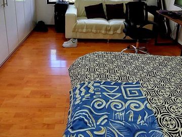 Vendo casa remodelada en la Granda Centeno, tiene tres departamentos independientes.