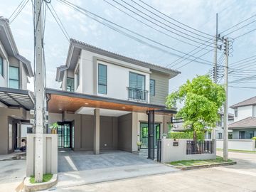 ขายด่วน !! บ้านแฝด ตกแต่งใหม่ ติดถนนติวานนท์ โครงการเวนิว ติวานนท์ - รังสิต สภาพบ้านใหม่มาก