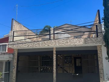 CASA EN VENTA EN SECTOR ENCINOS