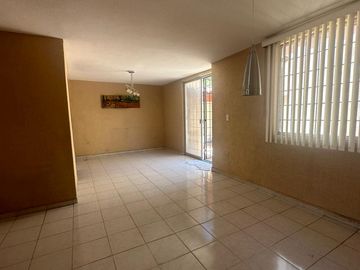CASA EN VENTA EN SECTOR ENCINOS