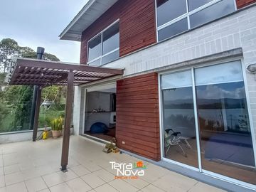 Apartamento con espectacular vista en venta Guatapé