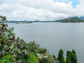 Apartamento con espectacular vista en venta Guatapé
