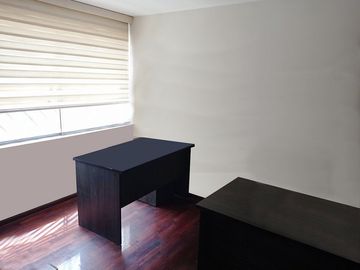 Surco MONTERRICO - Venta Departamento 2do. PISO - 140m² de 4Dorm+2Cocheras Paralelas Excelente ubicación