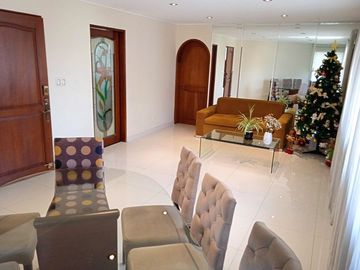 Surco MONTERRICO - Venta Departamento 2do. PISO - 140m² de 4Dorm+2Cocheras Paralelas Excelente ubicación