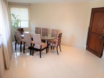 Surco MONTERRICO - Venta Departamento 2do. PISO - 140m² de 4Dorm+2Cocheras Paralelas Excelente ubicación