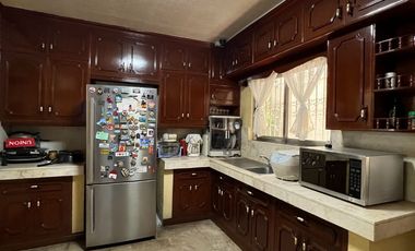 Rare Gem Alert! Unbelievable Deal in Brgy New Zaniga, Mandaluyong For SALE! Spacious 2-Storey Home with 2 Apartments and Commercial Space! Total LA 29