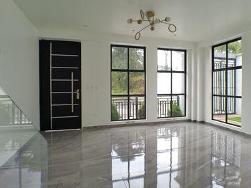 VENTA DE CASA EN URBANIZACION PLAZA ASTURIAS.