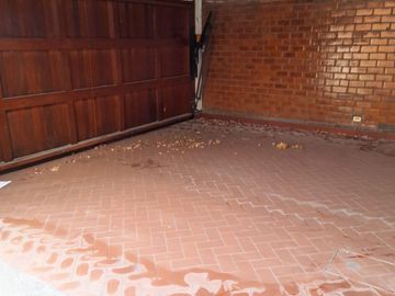 Vendo casa muy cerca a Wong de Chacarilla $ 499,000 Negociables