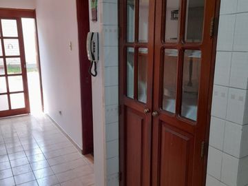 Vendo casa muy cerca a Wong de Chacarilla $ 499,000 Negociables