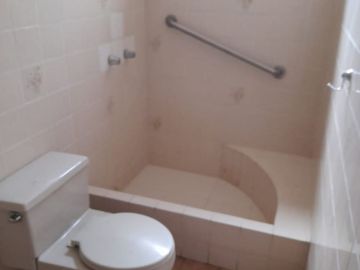 Vendo casa muy cerca a Wong de Chacarilla $ 499,000 Negociables