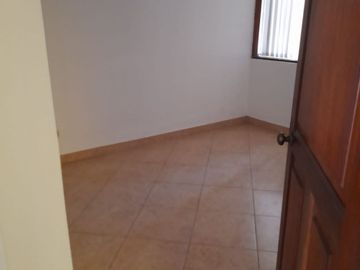 Vendo casa muy cerca a Wong de Chacarilla $ 499,000 Negociables