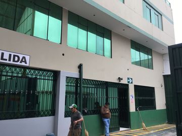 Local comercial, oficinas y Almacen a5 cuadras CURVA DE HUAYLAS CHORRILLOS