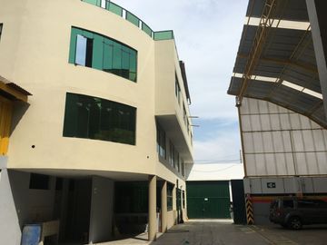 Local comercial, oficinas y Almacen a5 cuadras CURVA DE HUAYLAS CHORRILLOS