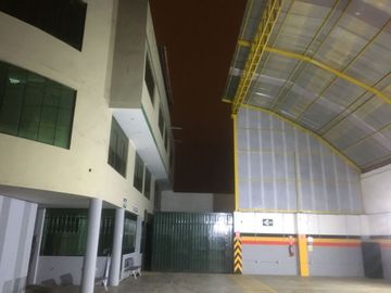 Local comercial, oficinas y Almacen a5 cuadras CURVA DE HUAYLAS CHORRILLOS