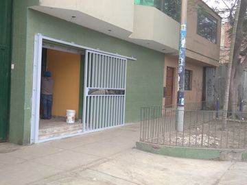 Local comercial, oficinas y Almacen a5 cuadras CURVA DE HUAYLAS CHORRILLOS