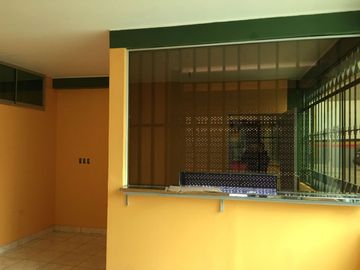 Local comercial, oficinas y Almacen a5 cuadras CURVA DE HUAYLAS CHORRILLOS