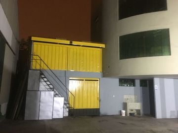 Local comercial, oficinas y Almacen a5 cuadras CURVA DE HUAYLAS CHORRILLOS