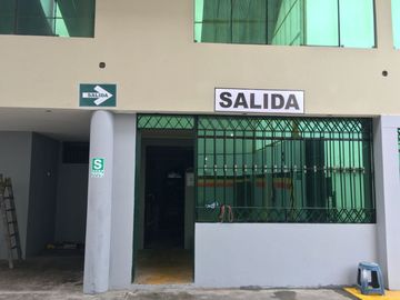Local comercial, oficinas y Almacen a5 cuadras CURVA DE HUAYLAS CHORRILLOS