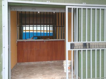 Local comercial, oficinas y Almacen a5 cuadras CURVA DE HUAYLAS CHORRILLOS