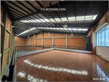 BUSCAS BODEGA DE 352 METROS2, ¿Buscas un espacio amplio, versátil y listo para hacer crecer tu negocio? ¡No busques más! Tenemos la bodega perfecta pa