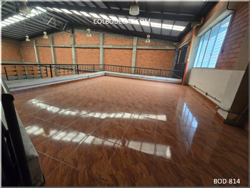 BUSCAS BODEGA DE 352 METROS2, ¿Buscas un espacio amplio, versátil y listo para hacer crecer tu negocio? ¡No busques más! Tenemos la bodega perfecta pa