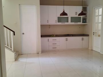 Rumah Modern Dijual Cepat di Discovery Bintaro 10970-TK 0811189----