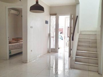 Rumah Modern Dijual Cepat di Discovery Bintaro 10970-TK 0811189----